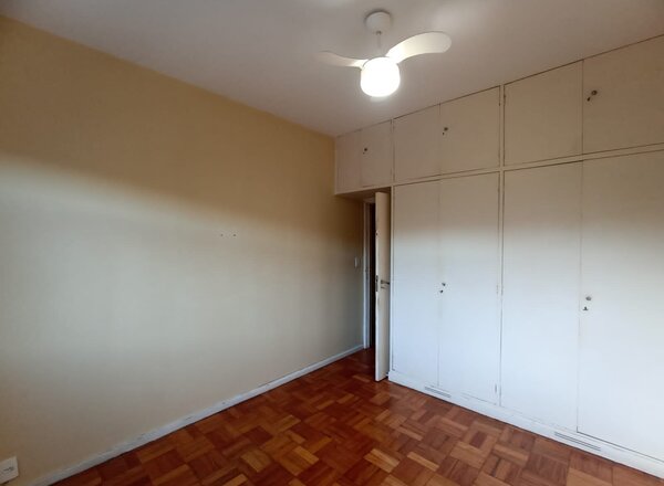 Apartamento para alugar com 3 quartos com dependência completa no Jardim Botânico 