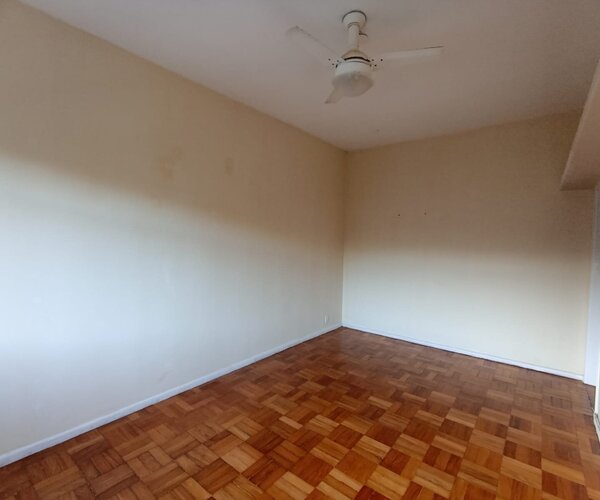 Apartamento para alugar com 3 quartos com dependência completa no Jardim Botânico 