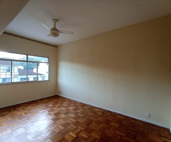 Apartamento para alugar com 3 quartos com dependência completa no Jardim Botânico 