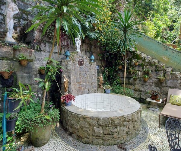 Casa à venda com 1040 m² - 7 quartos