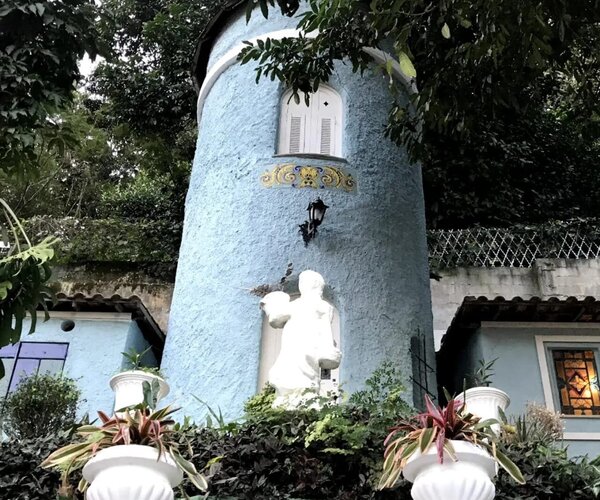 Casa à venda com 1040 m² - 7 quartos