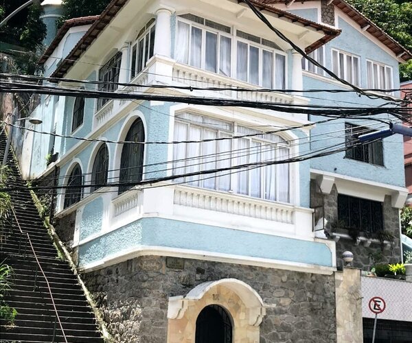 Casa à venda com 1040 m² - 7 quartos