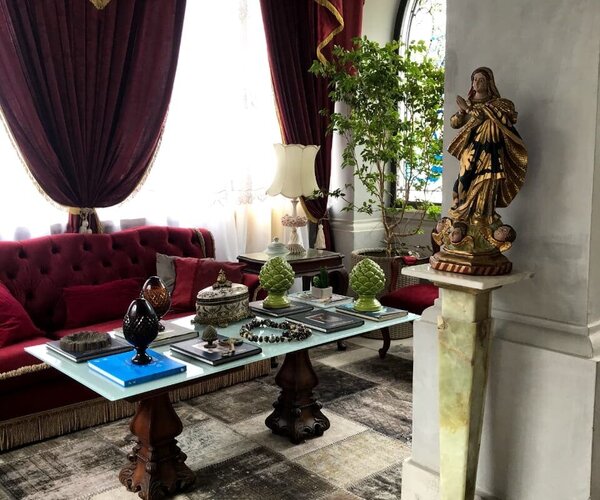 Casa à venda com 1040 m² - 7 quartos